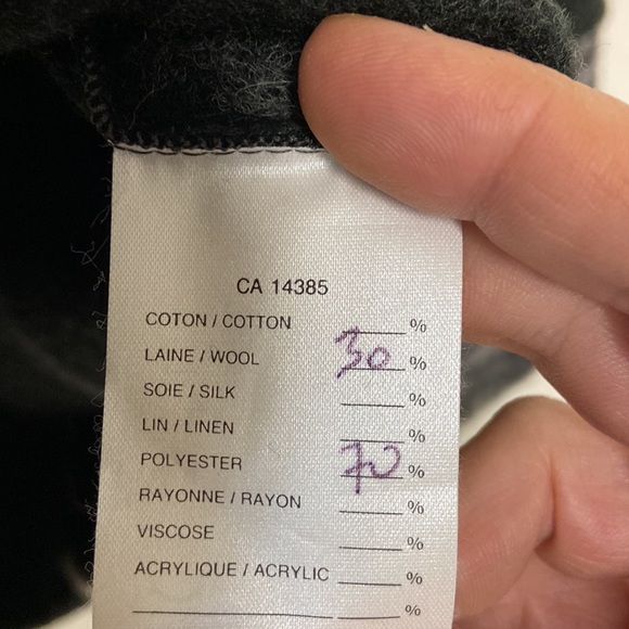 Made in Canada 🍁 ribbons of yarn and chunky collar and cuffs - Picture 8 of 9